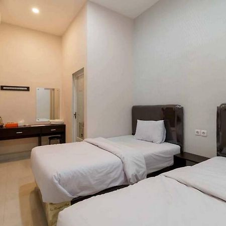 Reddoorz At Seindo Hotel Medan Sunggal Екстериор снимка