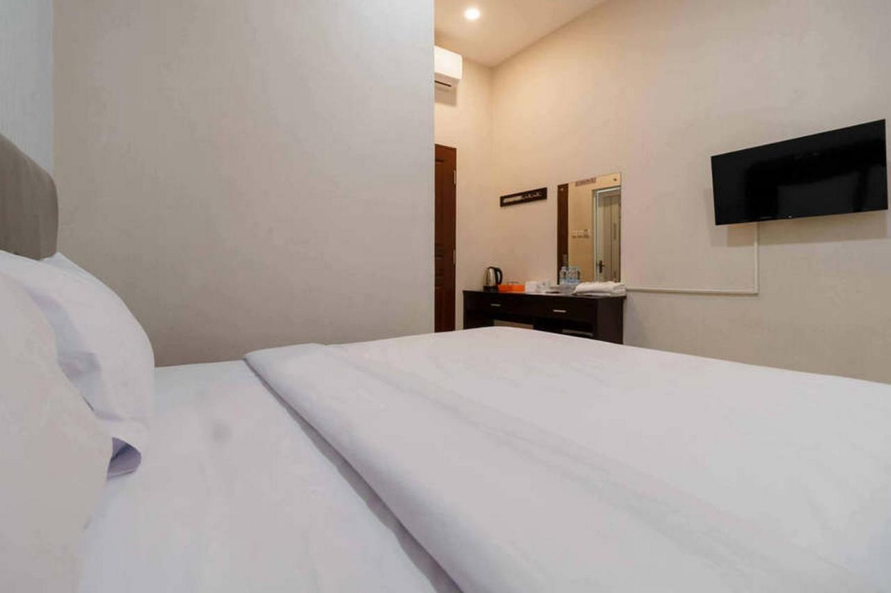 Reddoorz At Seindo Hotel Medan Sunggal Екстериор снимка