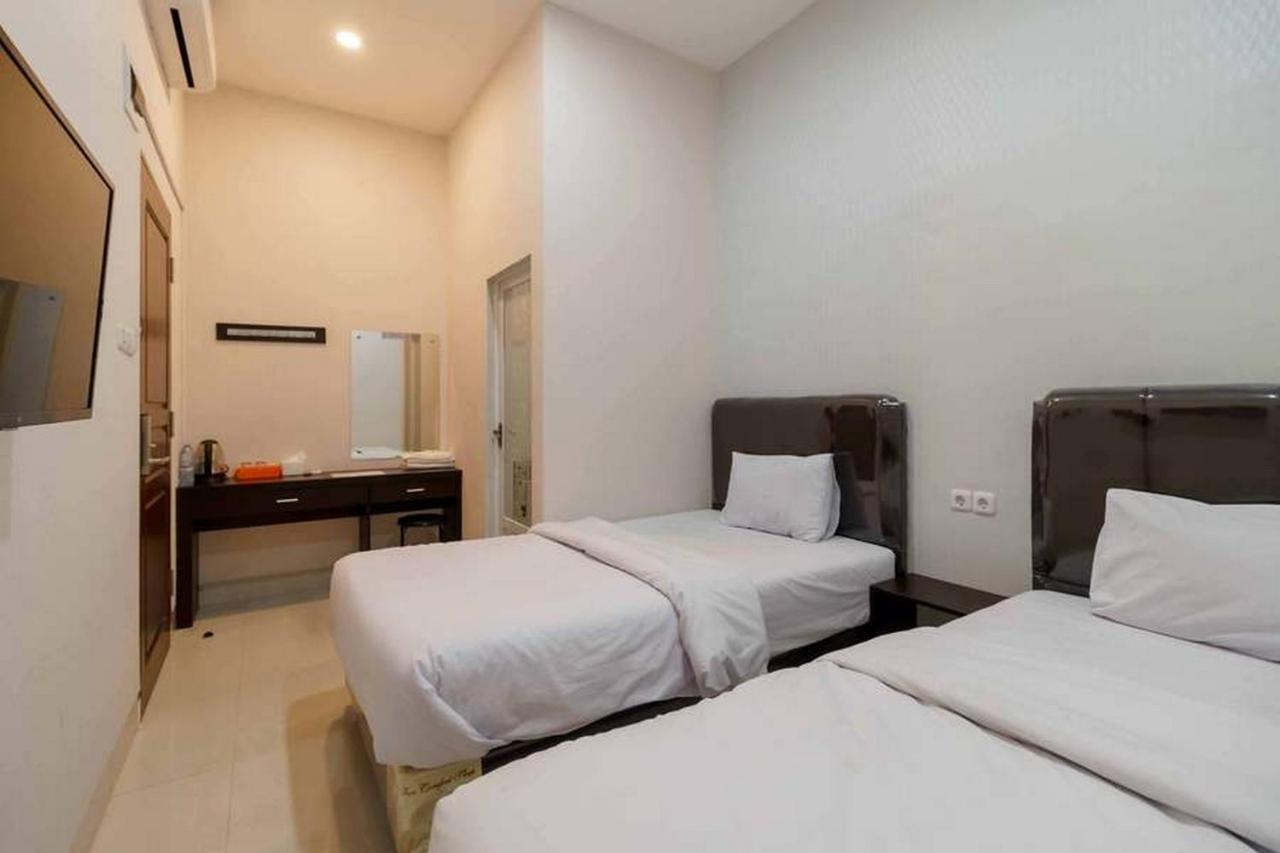 Reddoorz At Seindo Hotel Medan Sunggal Екстериор снимка