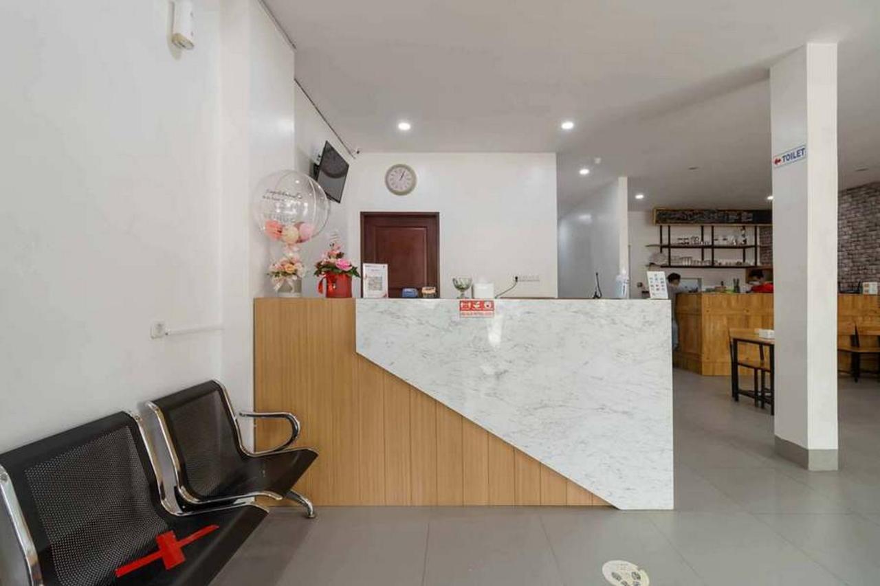 Reddoorz At Seindo Hotel Medan Sunggal Екстериор снимка