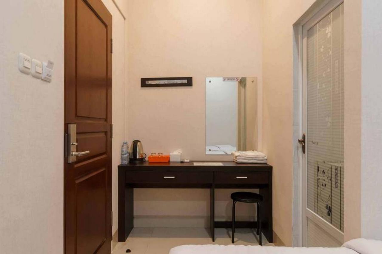 Reddoorz At Seindo Hotel Medan Sunggal Екстериор снимка