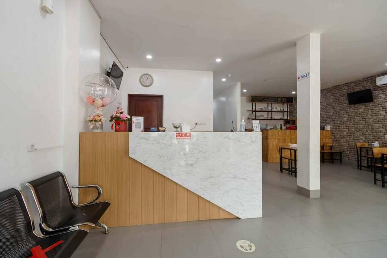 Reddoorz At Seindo Hotel Medan Sunggal Екстериор снимка
